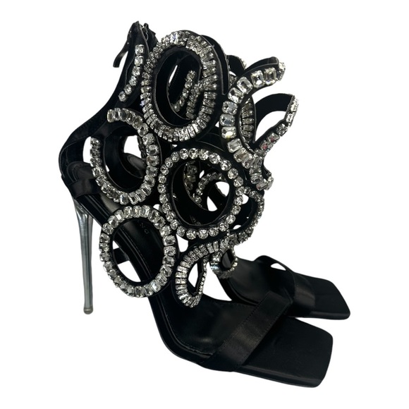 AZALEA WANG CIRCLE OF DIAMONDS STILETTO SANDAL IN BLACK. SZ: 8.5 - Picture 6 of 14